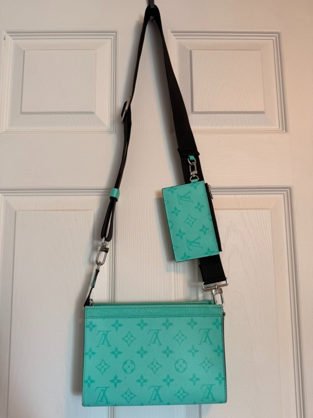 Louis Vuitton Gaston Wearable Wallet Miami Green